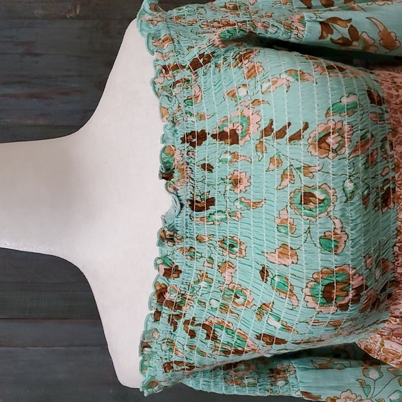 Anthropologie RAGA Shirred Bell Sleeve Crop Top, Size XSMALL, NWT - Picture 4 of 8